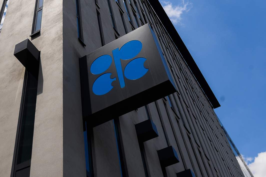 Ein bisschen langsamer: OPEC+ senkt die Produktionssteigerung