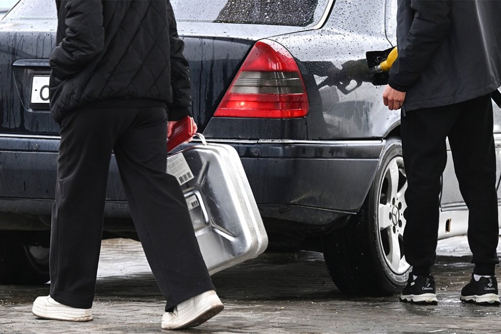 Das Wachstum der Benzin- und Dieselpreise an der Börse wurde begrenzt. Wie wird das helfen, die Preise an den Tankstellen zu stabilisieren