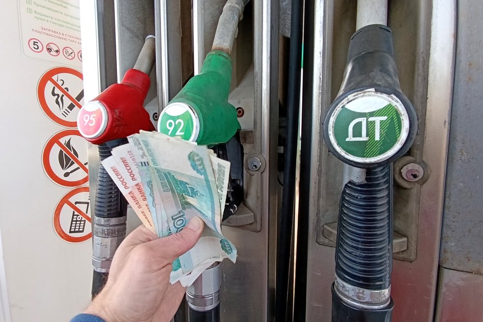 Im März steigen die Staatseinnahmen zusammen mit den Zahlungen an Ölproduzenten aus der Staatskasse. Kann sich das auf die Preise an Tankstellen auswirken?